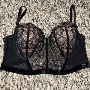 BLACK LACEY BRA